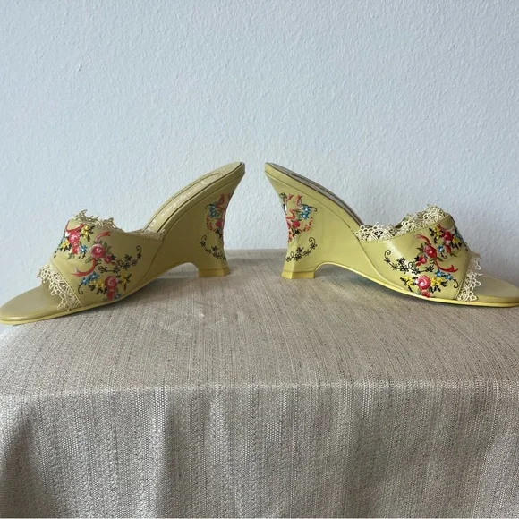 Irregular Choice sandals-super cute—excellent condition! - Picture 3 of 6